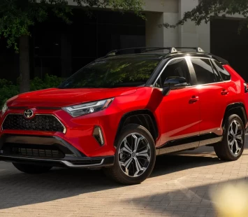 Toyota лишила подключаемые гибриды Prius и RAV4 «фамилии» Prime