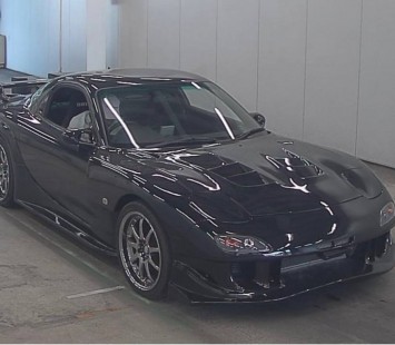 Представляем вашему вниманию сердцеед и инженерное чудо — MAZDA RX-7 FD3S Type RS 2002 года выпуска.