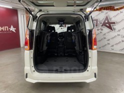 Nissan Serena 2.0 Highway Star V Selection 2018