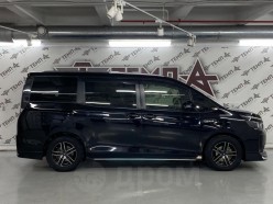Toyota Voxy 1.8 Hybrid V 2016