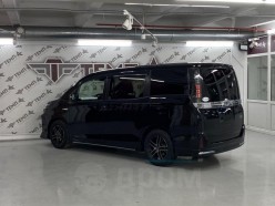 Toyota Voxy 1.8 Hybrid V 2016