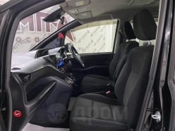 Toyota Voxy 1.8 Hybrid V 2016