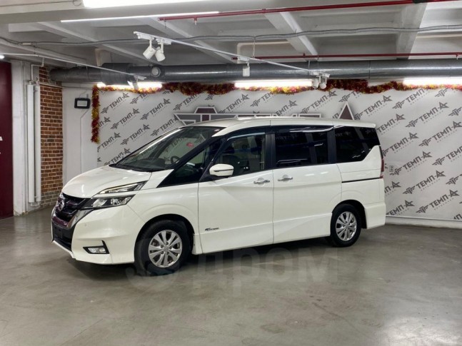 Nissan Serena 2.0 Highway Star V Selection 2018