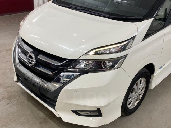 Nissan Serena 2.0 Highway Star V Selection 2018