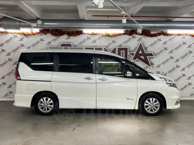 Nissan Serena 2.0 Highway Star V Selection 2018