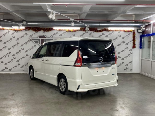Nissan Serena 2.0 Highway Star V Selection 2018
