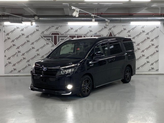 Toyota Voxy 1.8 Hybrid V 2016