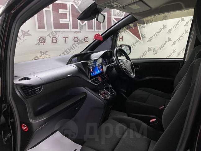 Toyota Voxy 1.8 Hybrid V 2016