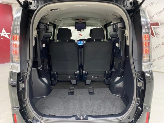 Toyota Voxy 1.8 Hybrid V 2016