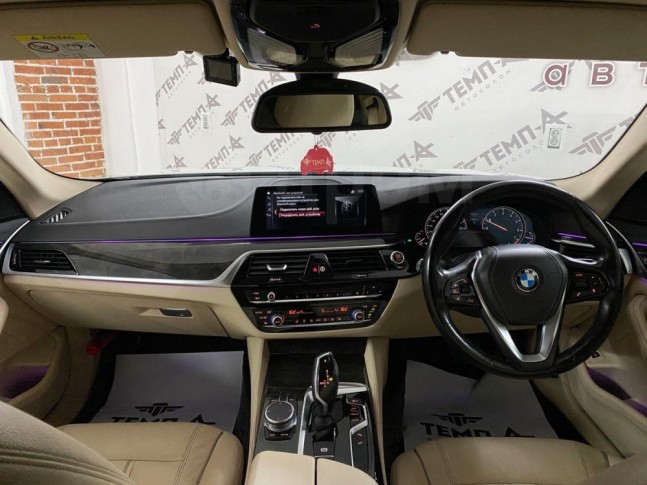 BMW 5-Series 530i Luxury 2017