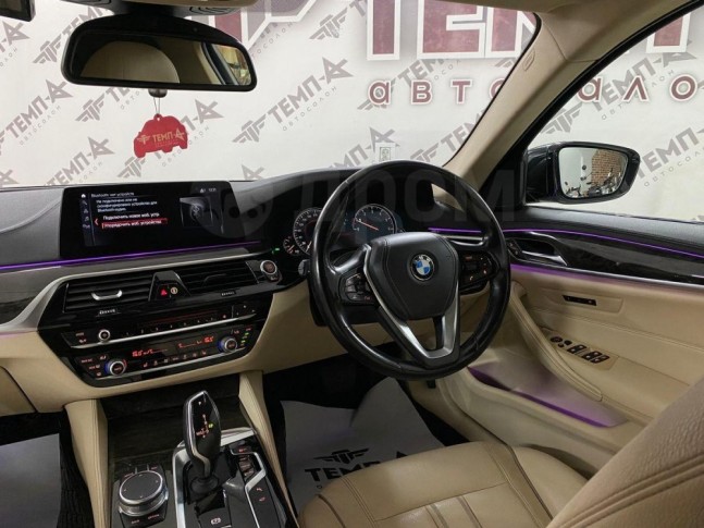 BMW 5-Series 530i Luxury 2017