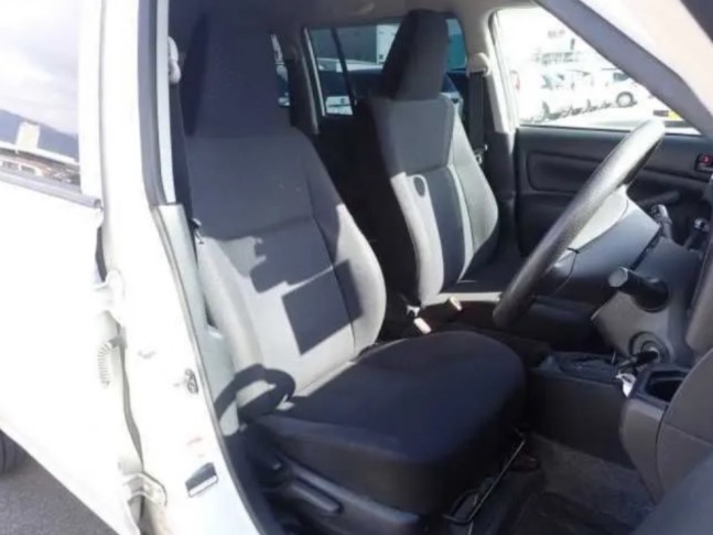 Toyota Probox 1.5 DX Comfort 4WD 2021