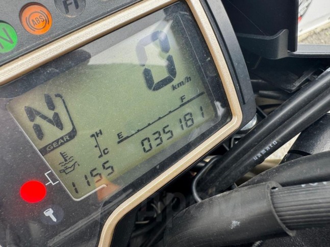 Suzuki GSR 750A  2013