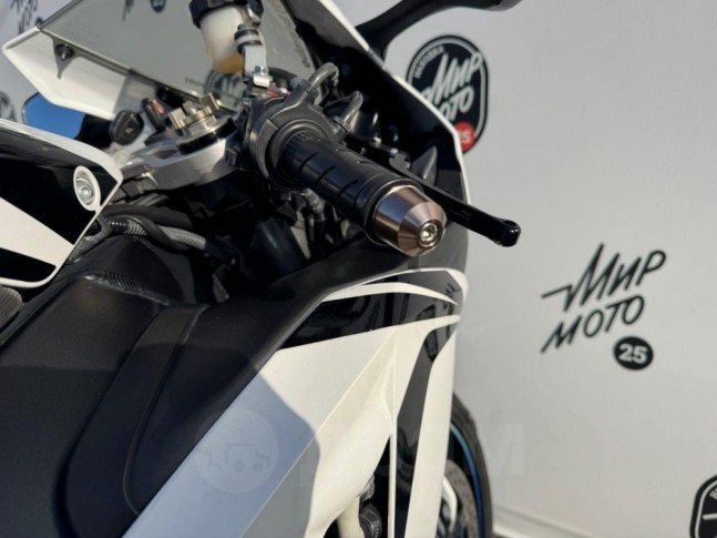 Honda CBR 1000RR Fireblade  2008
