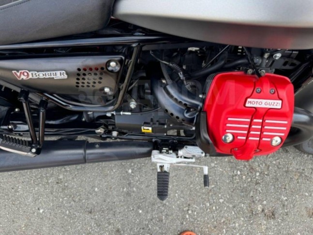 Moto Guzzi V9  2018