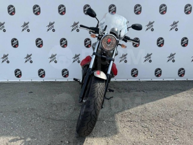 Moto Guzzi V9  2018