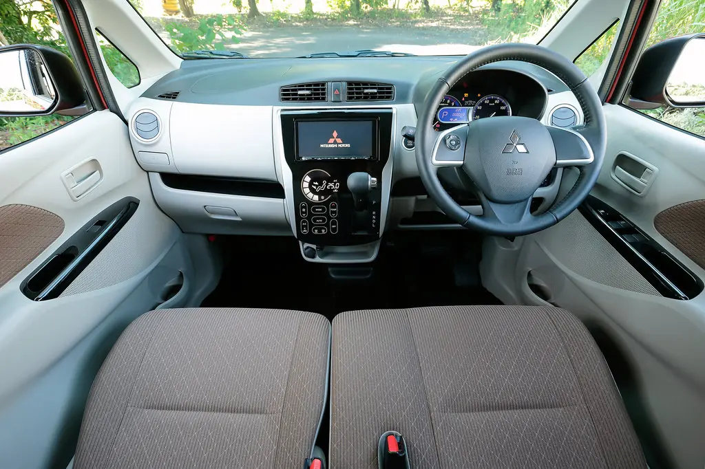 Mitsubishi eK-Wagon Интерьер