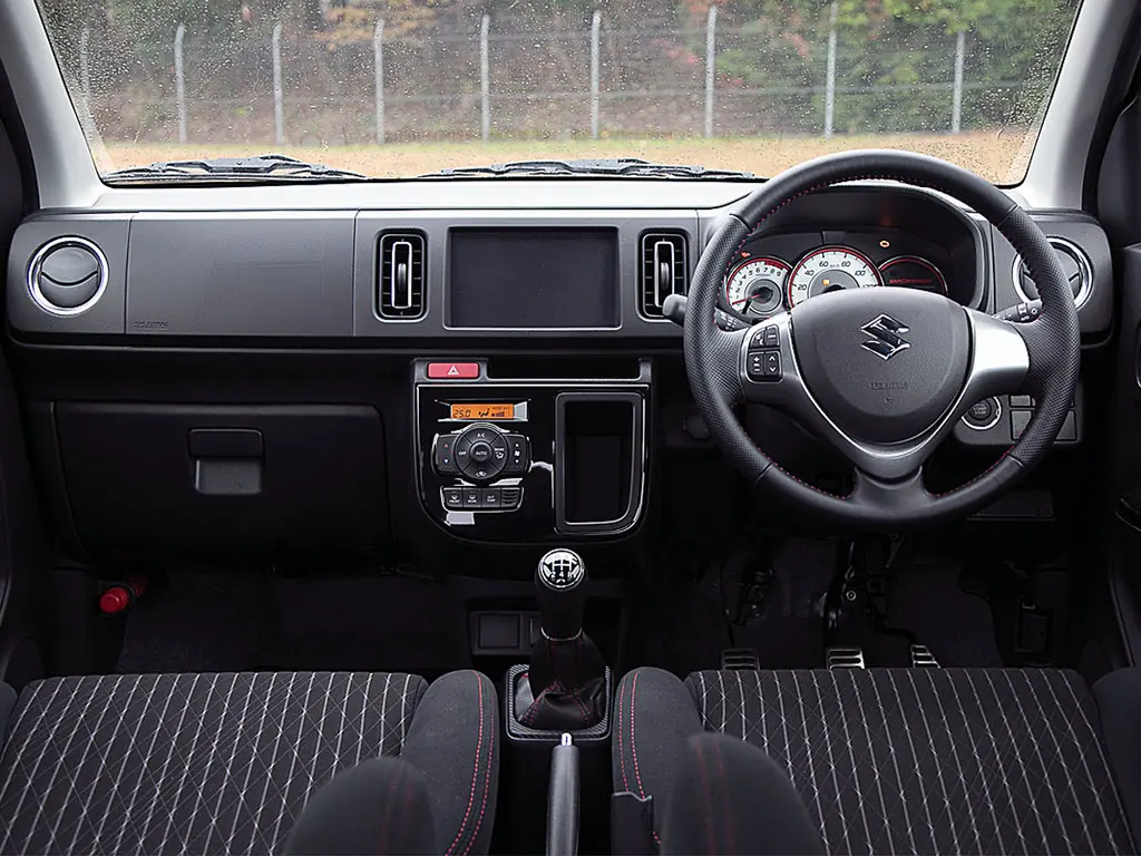 Suzuki Alto Интерьер