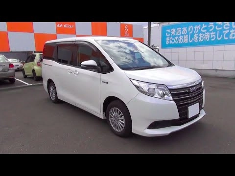TOYOTA NOAH 2014, Гибрид. Обзор экстерьера и интерьера.